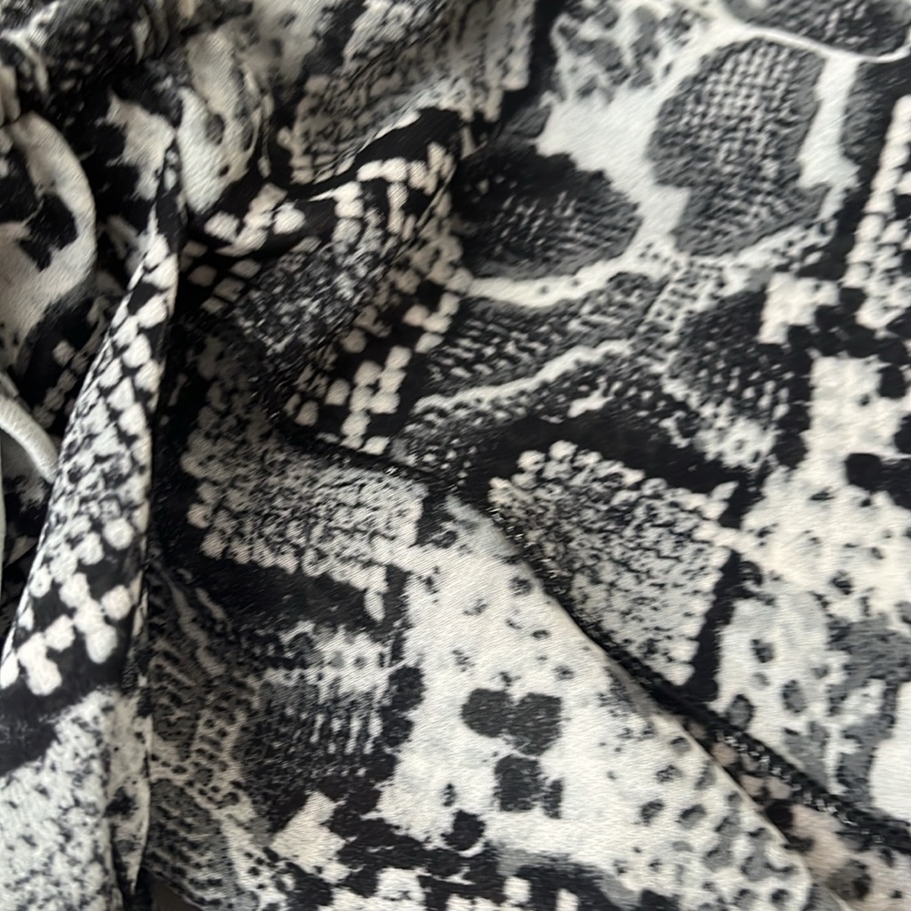 Nwt Akira Snake Print Split Sleeves Wide Leg Jumpsuit Size M — image 7 of 8